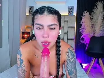 Stripchat Best live sex cam show of little_sophie18