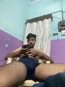 Stripchat Adult Webcam of Theguyat12am