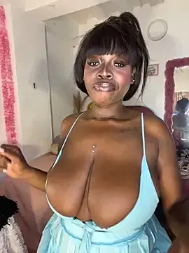 Stripchat Live Porn of karinacortes