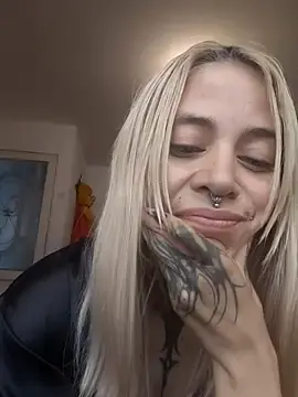 Stripchat Free Porn Cam of sofigirlgold
