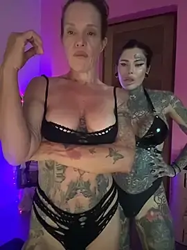 Stripchat Adult Webcam of mommyselenafit_