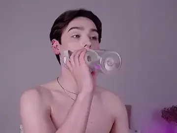 Stripchat Sex Cam of RobbyCharming