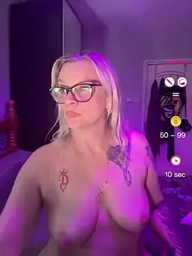Stripchat Free Porn Cam of Curvy-Cleo