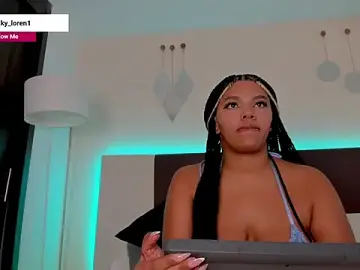 Stripchat Free Porn Cam of Sky_Loren