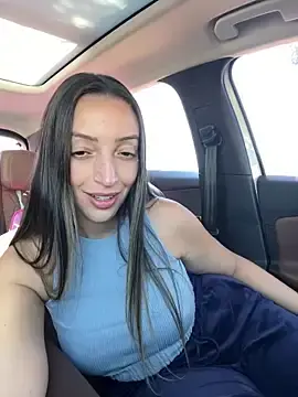 Stripchat Live Sex Cam of BelleLouiseVp