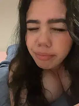 Stripchat Free Porn Cam of bigasianpersuasion