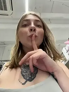 Stripchat Live Sex Cam of Sunny___Bunny