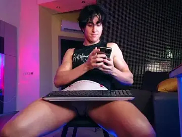 Stripchat Live Sex Cam of ChristianLevine_