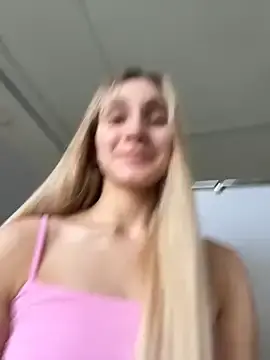Stripchat Live Sex Cam of Pink_Kiss