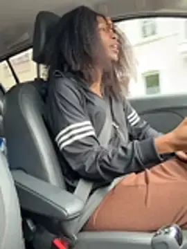 Stripchat Live Sex Cam of ShantelSexyYoungMilfie