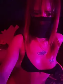 Stripchat Free Live Porn of MiNniE_666