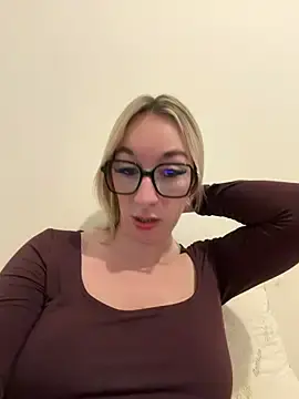 Stripchat Sex Cam of Giuliana_baby