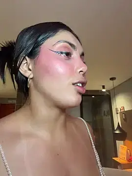 Stripchat Live Sex Cam of zui_lu