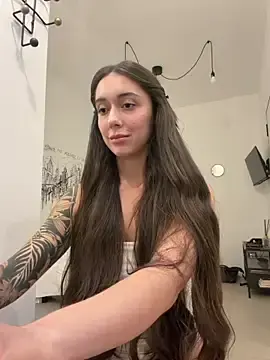 Stripchat Free Porn Cam of emiliasommer