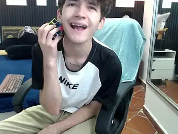 Stripchat Sex Cam of trevor_mob