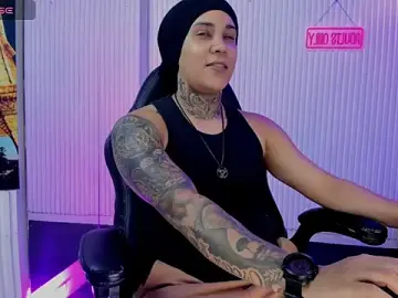 Stripchat Free Live Porn of ZhoeStrong