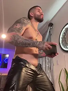 Stripchat Adult Webcam of Frank_Farrell