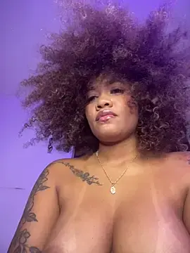 Stripchat Adult Webcams of riri_brunnete