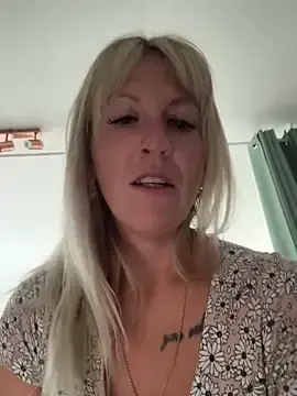 Stripchat Free Live Porn of AtomBlondy