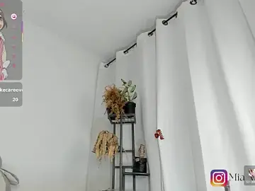 Stripchat Best live sex cam show of Mia-Valeria-