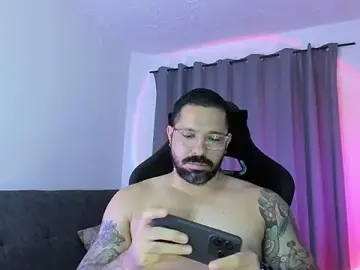 Stripchat Live Sex Cam of Pierre_Vidal