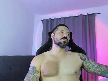 Stripchat Sex Cam of Pierre_Vidal