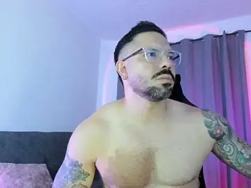 Stripchat Adult Webcams of Pierre_Vidal