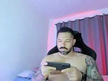 Stripchat Sex Cam of Pierre_Vidal