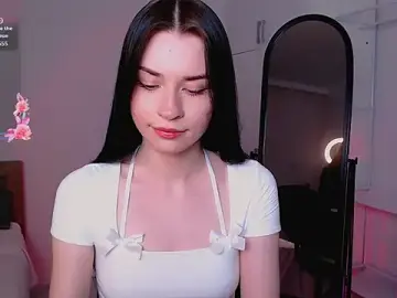 Stripchat Sex Cam of Tina_Charm