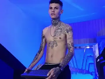 Stripchat Live Sex Cam of Paulo_527