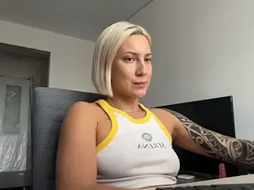 Stripchat Live Porn of AnneBall