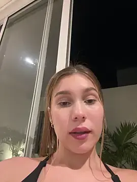 Stripchat Free Live Porn of Nikii__
