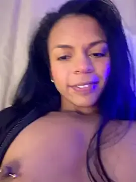 Stripchat Free Porn Cam of Charly_