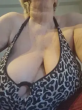 Stripchat Adult Video Chat of milfchantal4