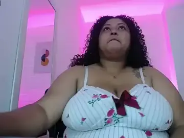 Stripchat Live Sex Cam of Ayliinn_
