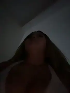 Stripchat Live Sex Cam of lunablossom_