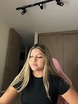 Stripchat Adult Video Chat of lunablossom_