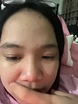 Stripchat Live Sex Cam of Leeeeiu
