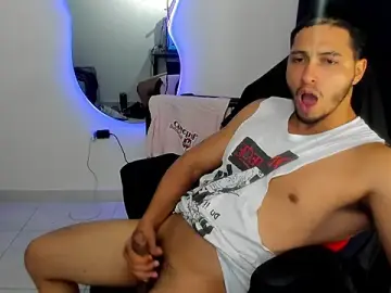Stripchat Live Sex of Kris_Khalifa69