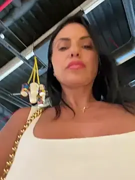 Stripchat Live Sex Cam of KimKelly13