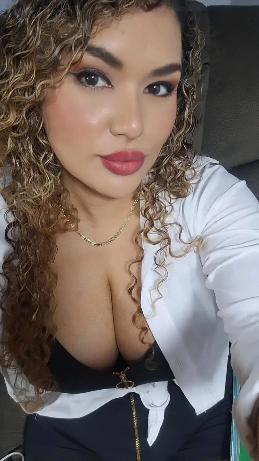 TianaRios_Pink