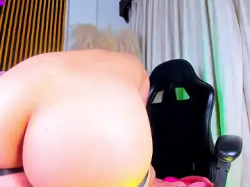 Stripchat Free Live Porn of alejagarcia_
