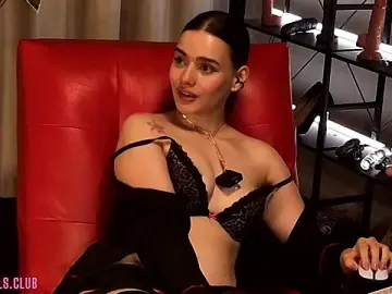 Stripchat Live Sex of SophieCharm