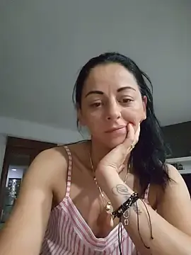 Stripchat Sex Cam of bruneta_sexy23