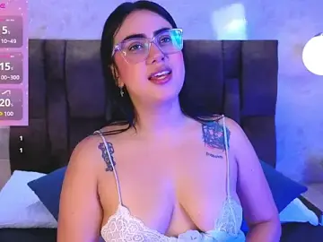 Stripchat Sex Cam of vicky_grey
