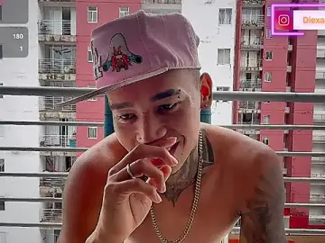 Stripchat Nude Webcam of sexy_blacks_