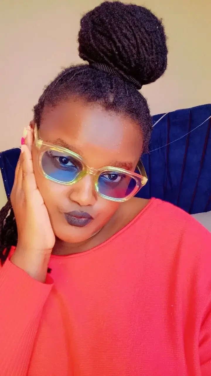 Busty_Bambii254