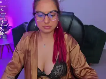 Stripchat Adult Webcam of Raven-reyess