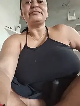 Stripchat Free Porn Cam of Horny-Mommy-Dirty
