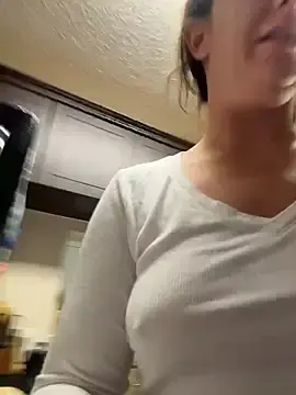 Stripchat Live Sex Cam of sweetsirenn